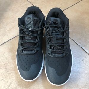 And1 Attack Low Top Basketball Shoes Black and White Size: 11